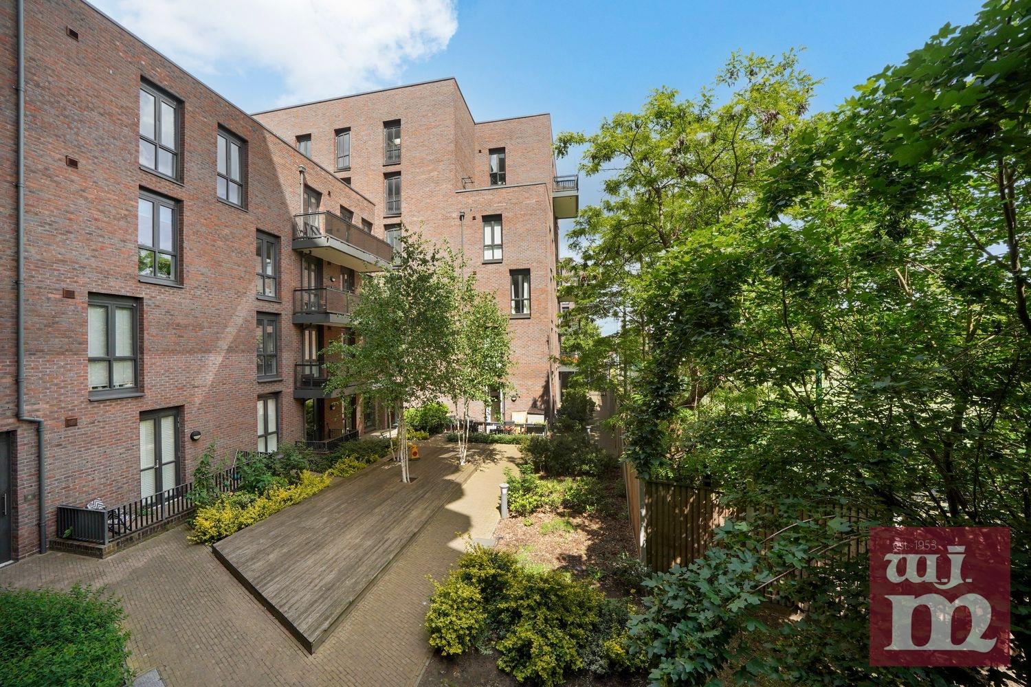 Maypole Court, Mile End